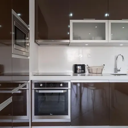 Akisol In Ii * Lagos