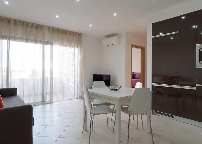 Akisol In Ii アパート